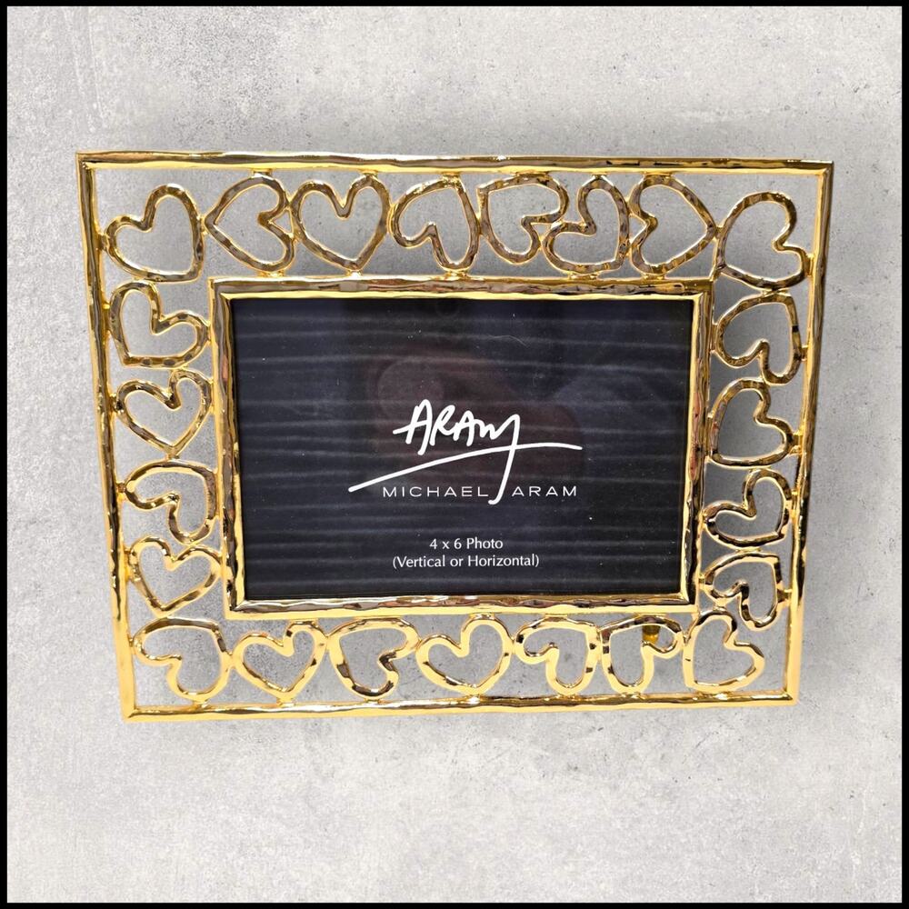 4x6 Photo Frame - Michael Aram - Hearts Collection - Goldtone